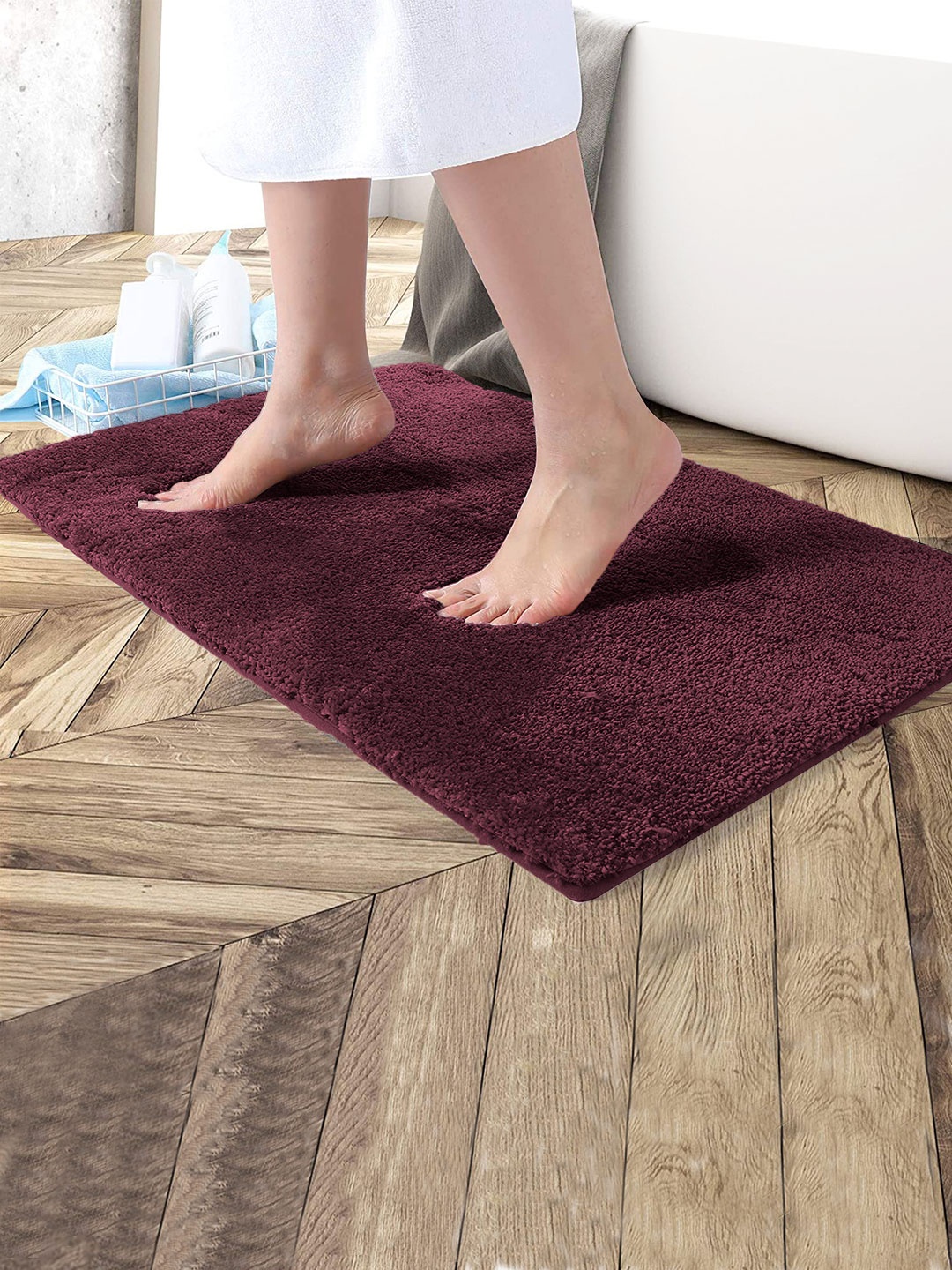 

LUXEHOME INTERNATIONAL Brugundy Solid 2200 GSM Anti-Skid Bath Rug, Burgundy