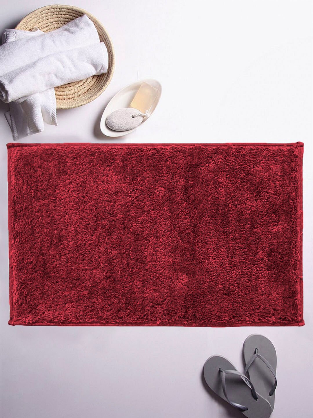 

LUXEHOME INTERNATIONAL Maroon Solid 2200 GSM Anti-Skid Bath Rug