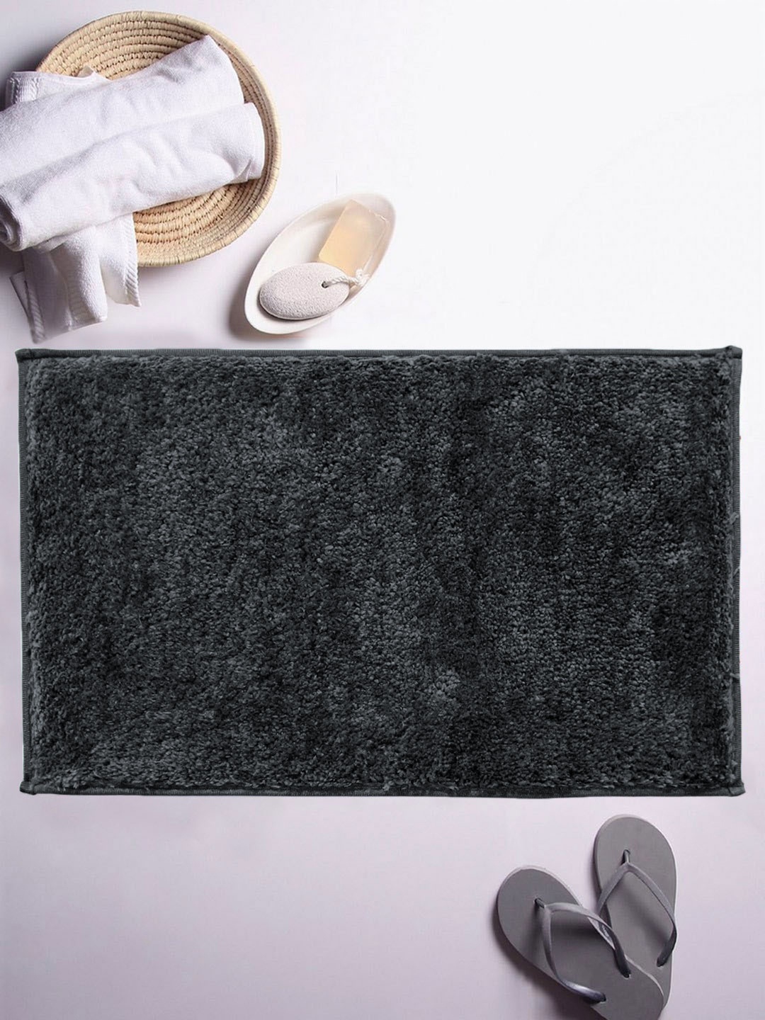 

LUXEHOME INTERNATIONAL Charcoal Grey Solid 2200 GSM Bath Rug