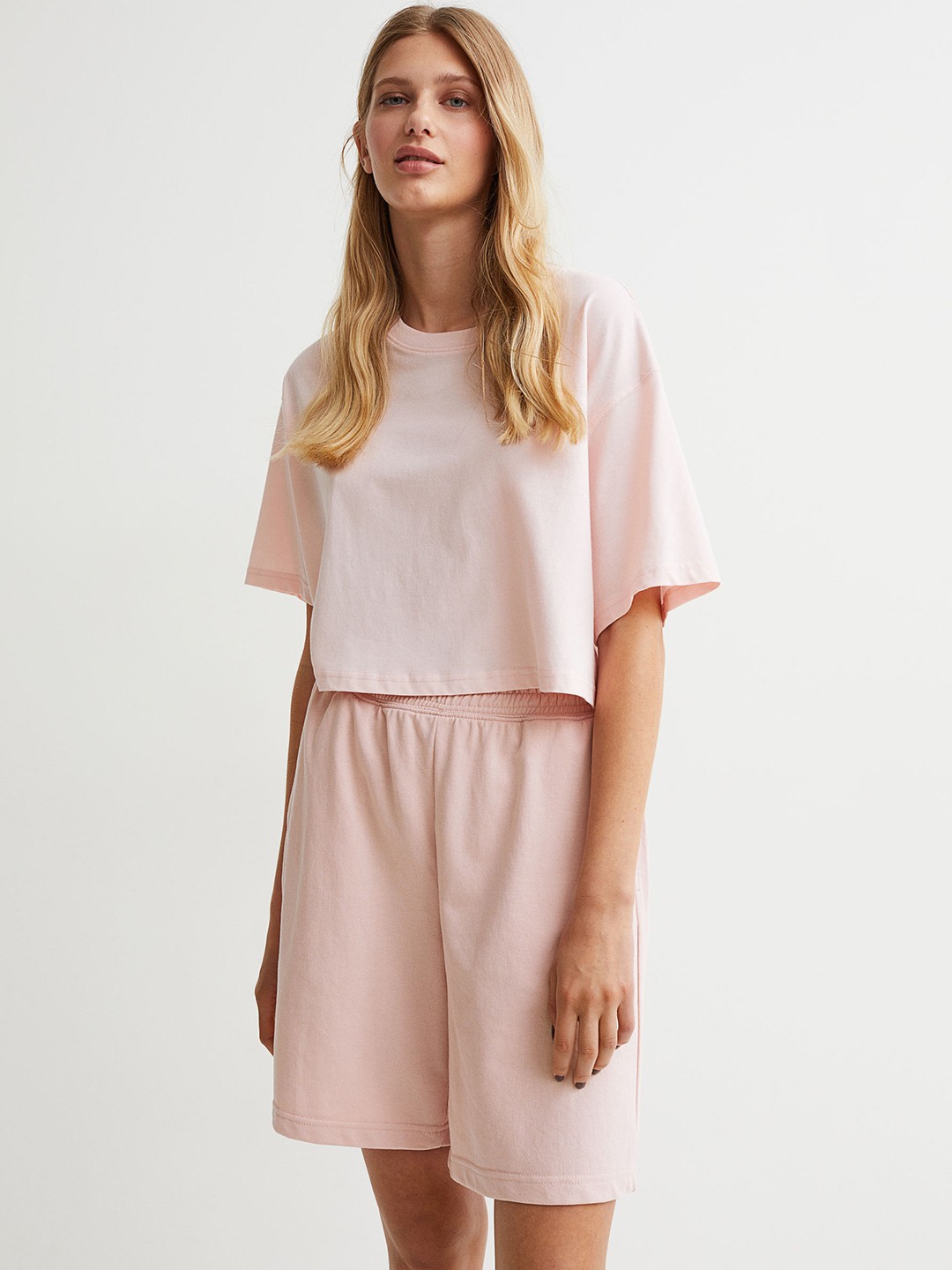 

H&M Woman Pink Wide sweatshirt shorts
