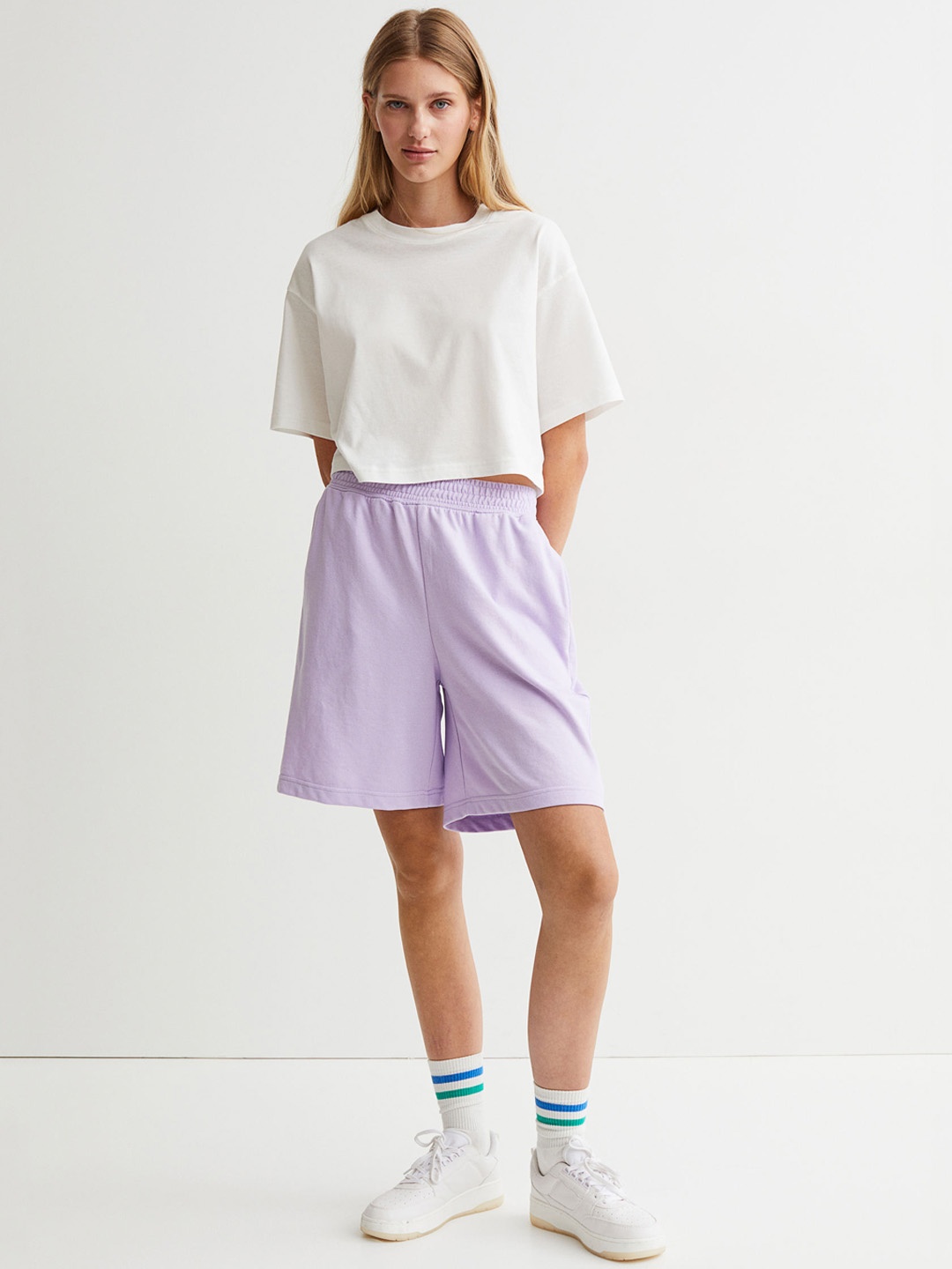 

H&M Woman Purple Wide sweatshirt shorts