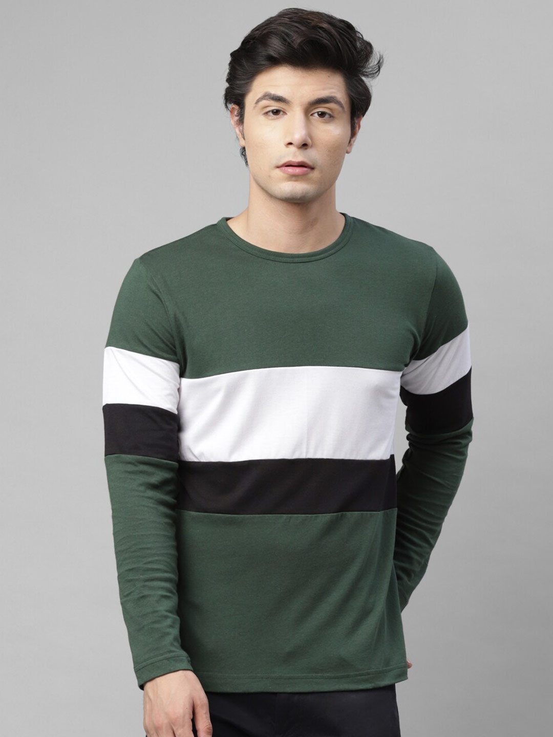 

Rigo Men Green & White Striped Slim Fit T-shirt
