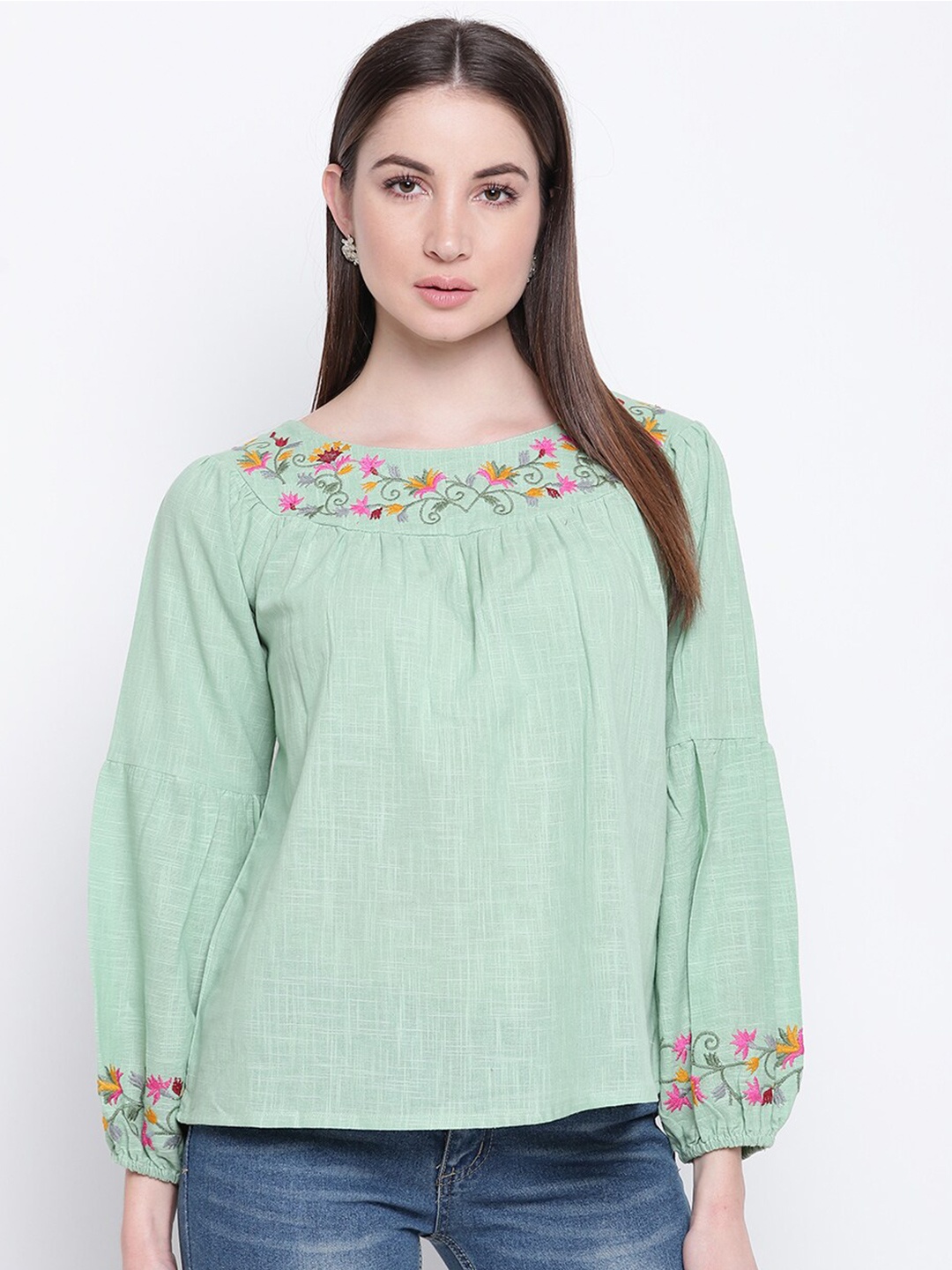 

Mayra Green Floral Regular Top