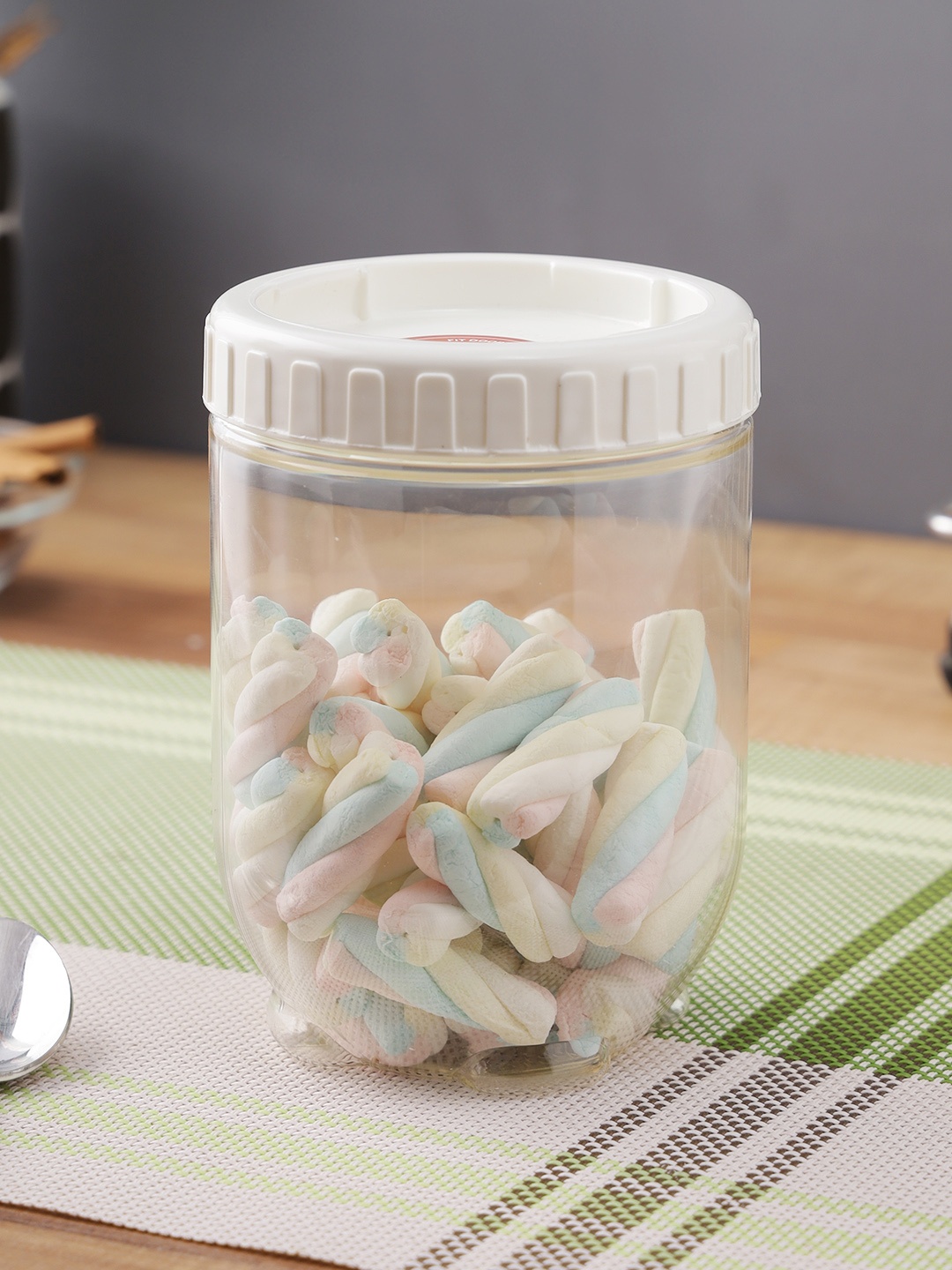 

Lock & Lock Transparent Interlock Round Refrigerator Storage Container With Lid 700 ml