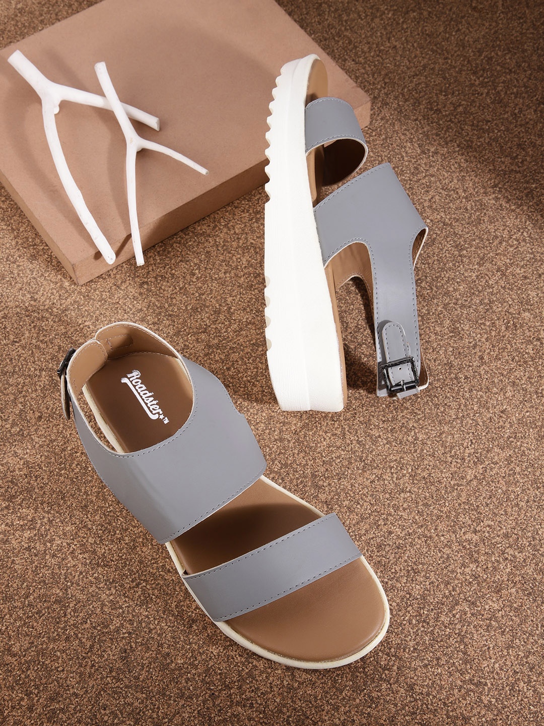 

Roadster Women Grey Open Toe Flats