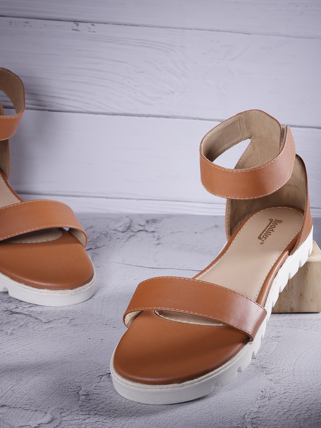 

Roadster Women Brown Solid Mid-Top Open Toe Flats