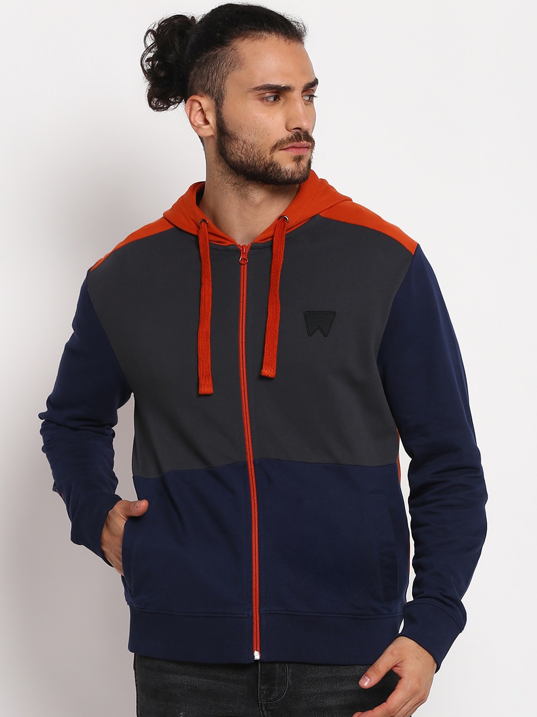 

Wrangler Men Blue Colourblocked Hooded Sweatshirt