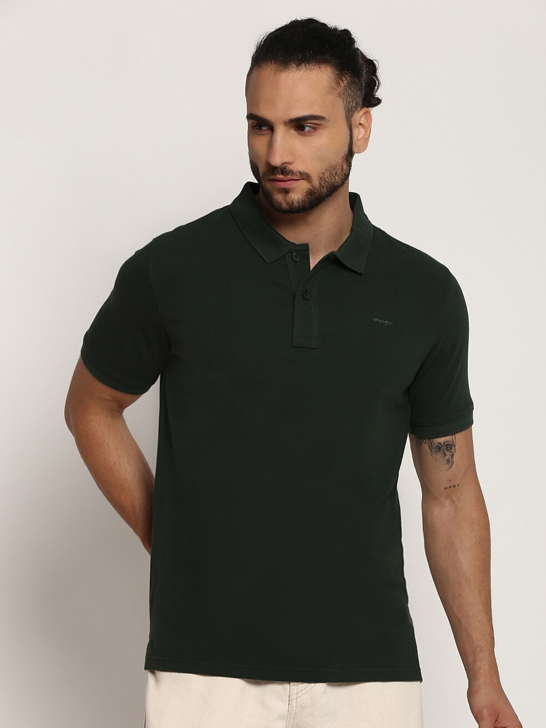 

Wrangler Men Green Solid Polo Collar T-shirt