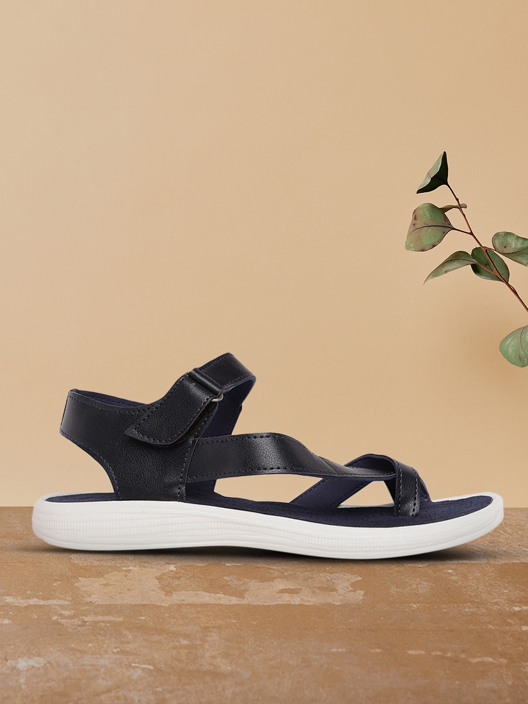 

The Roadster Lifestyle Co Women Black & Navy Blue Solid Sports Sandals