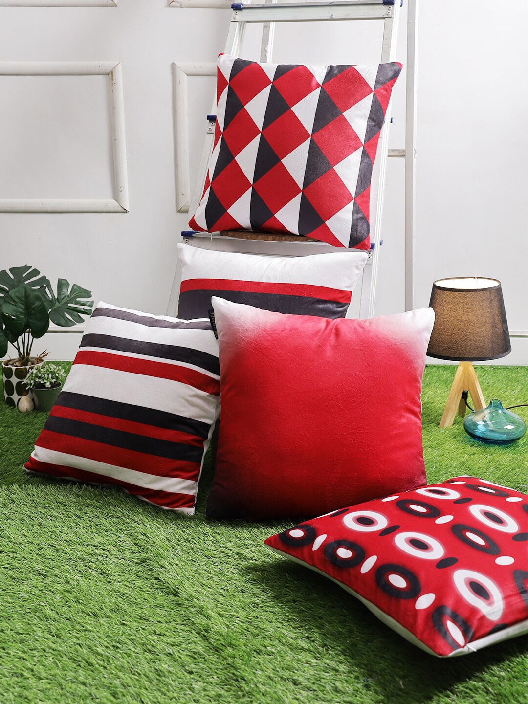 

ROMEE Red & White Set of 5 Geometric Velvet Square Cushion Covers