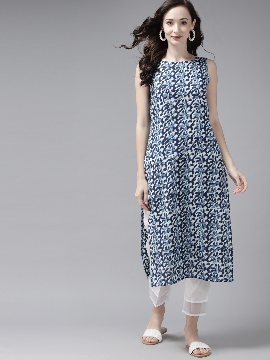 

Indo Era Women Navy Blue & White Floral Printed Indigo Kurta