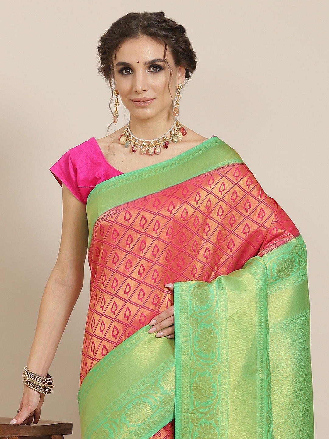 

SHARAA ETHNICA Pink & Green Woven Design Zari Silk Blend Kanjeevaram Saree