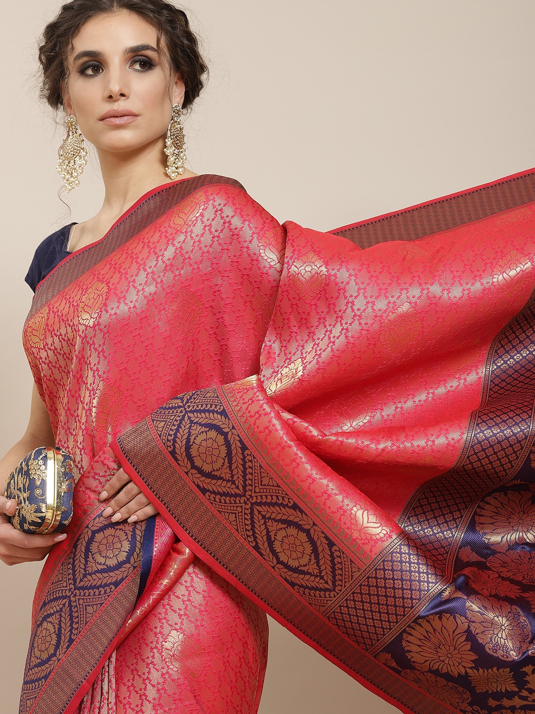 

SHARAA ETHNICA Pink Woven Design Zari Silk Blend Kanjeevaram Saree