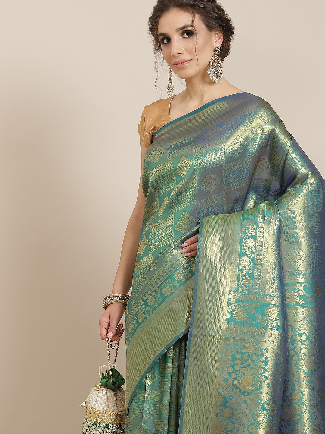 

SHARAA ETHNICA Green Woven Design Zari Silk Blend Kanjeevaram Saree