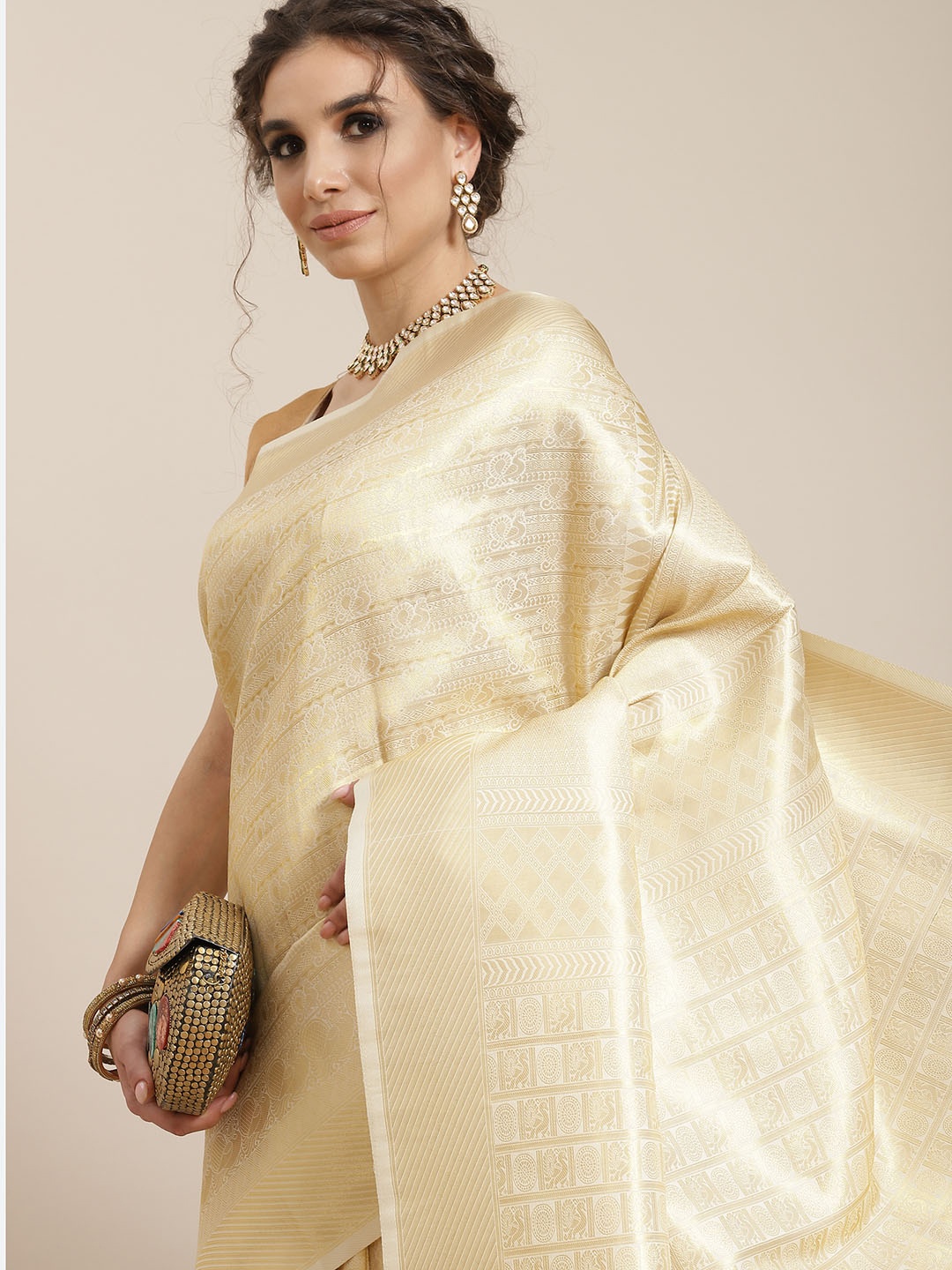 

SHARAA ETHNICA White Woven Design Zari Silk Blend Kanjeevaram Saree