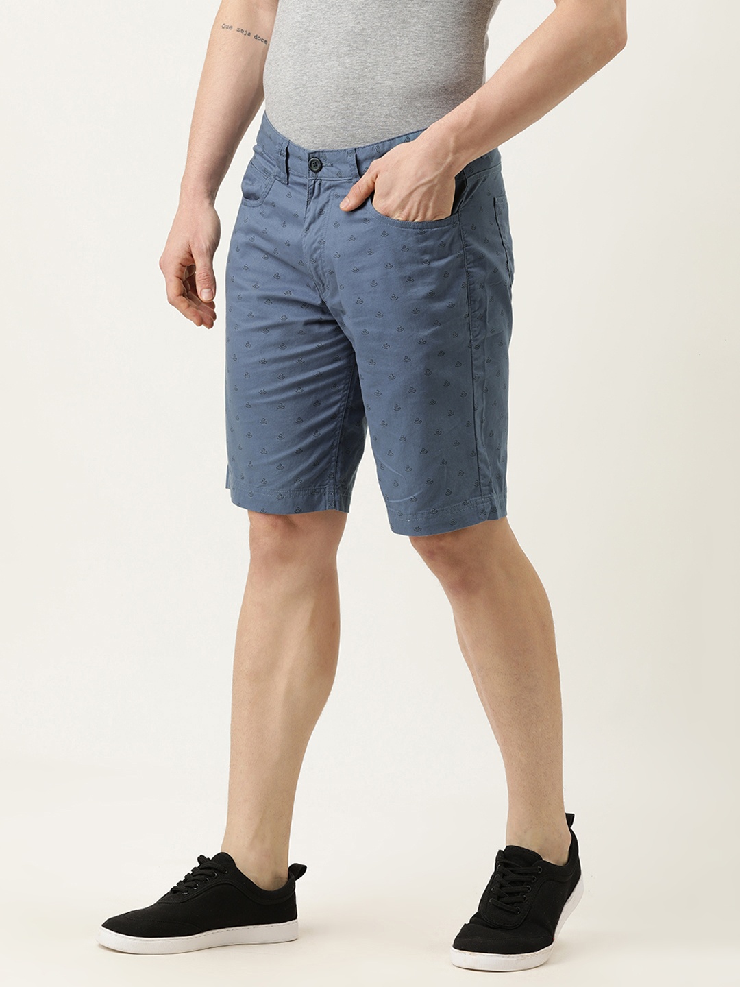 

IVOC Men Blue Printed Slim Fit Cotton Chino Shorts