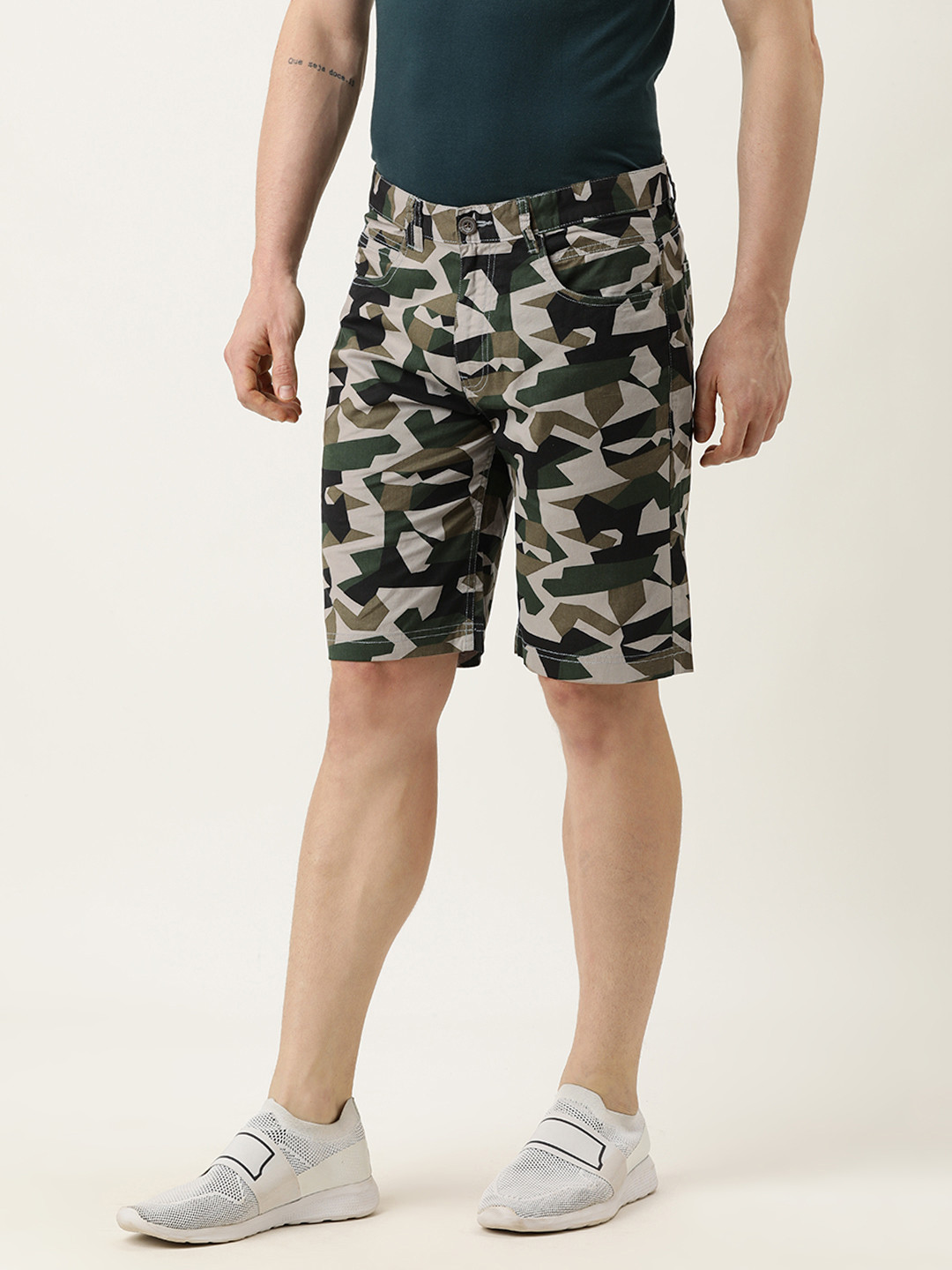 

IVOC Men Olive Green Camouflage Printed Slim Fit Pure Cotton Chino Shorts