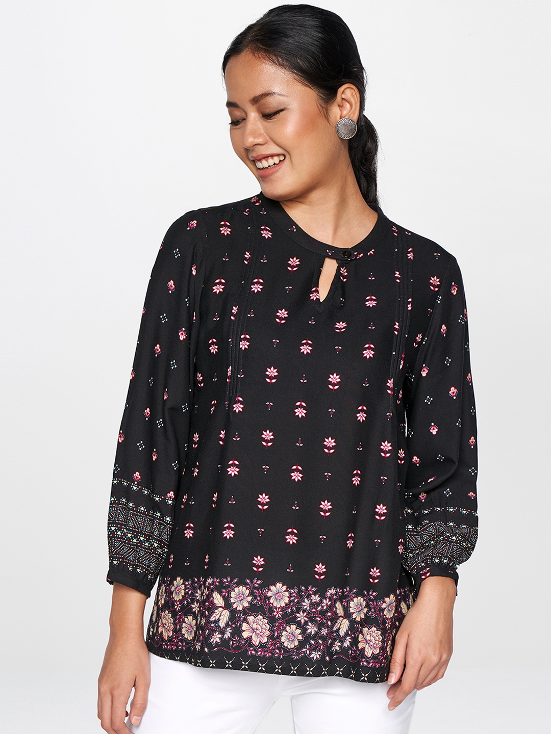 

Global Desi Black & Red Floral Keyhole Neck Regular Top