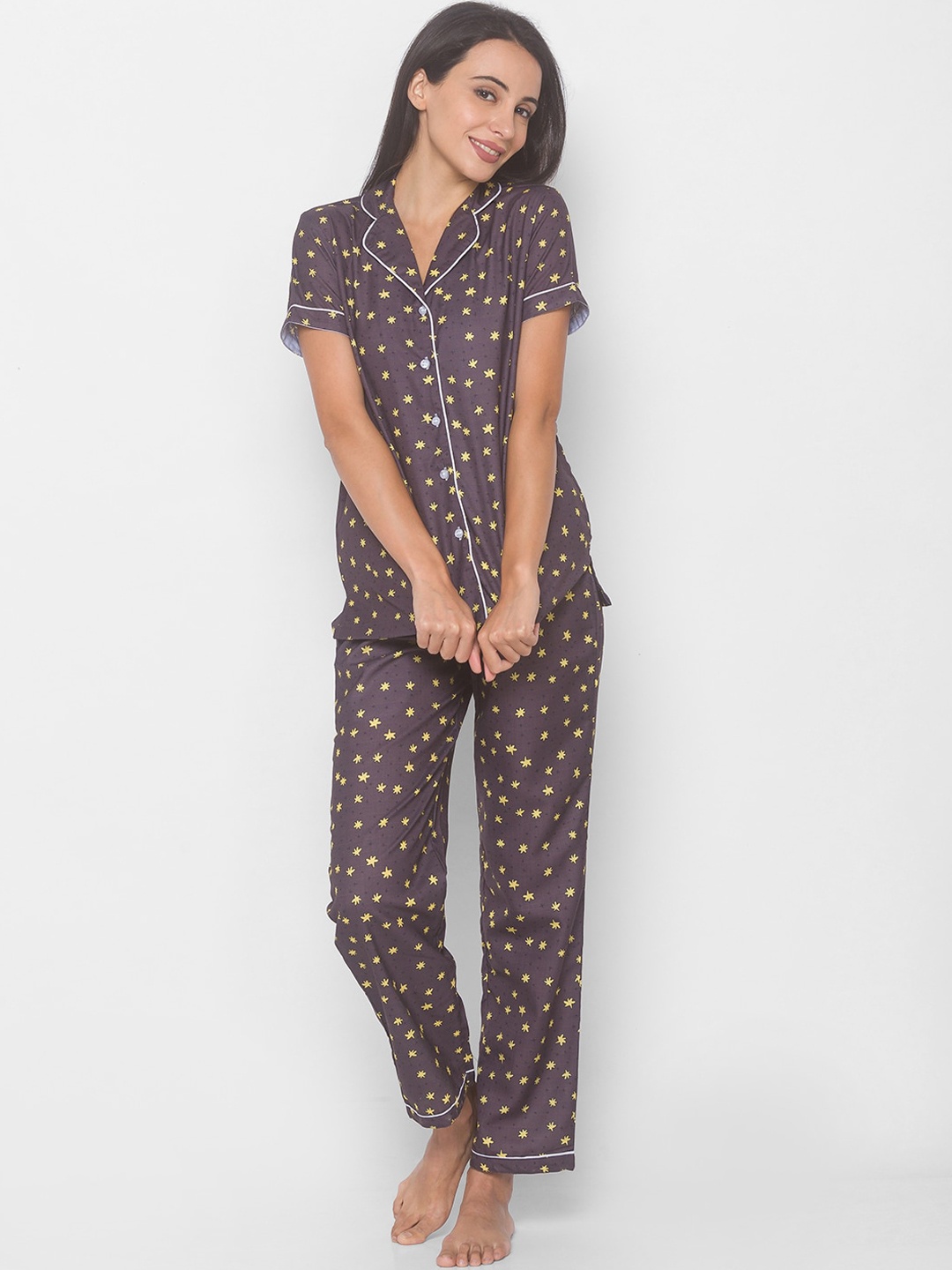 

FashionRack Women Brown Stars Printed Nightsuit