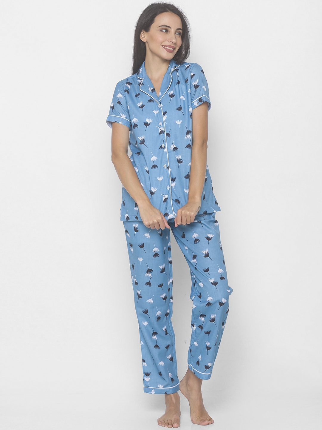 

FashionRack Women Blue & White Printed Night Suit