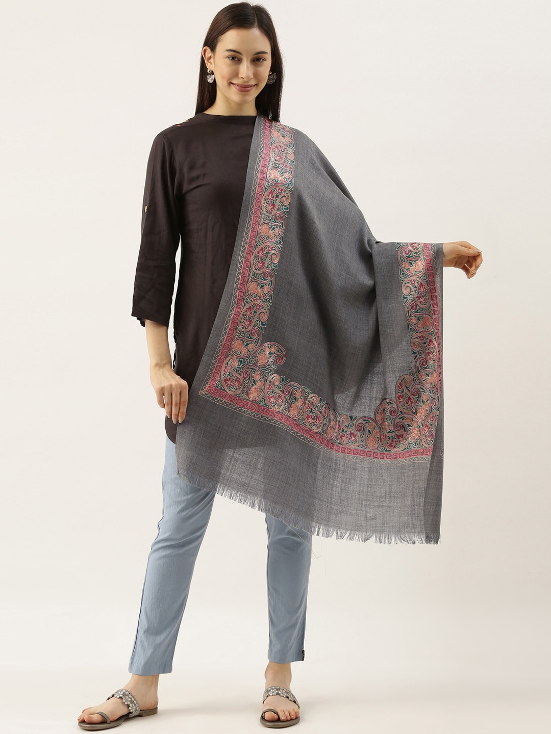 

Pashmoda Women Grey & Pink Paisley Embroidered Woollen Shawl