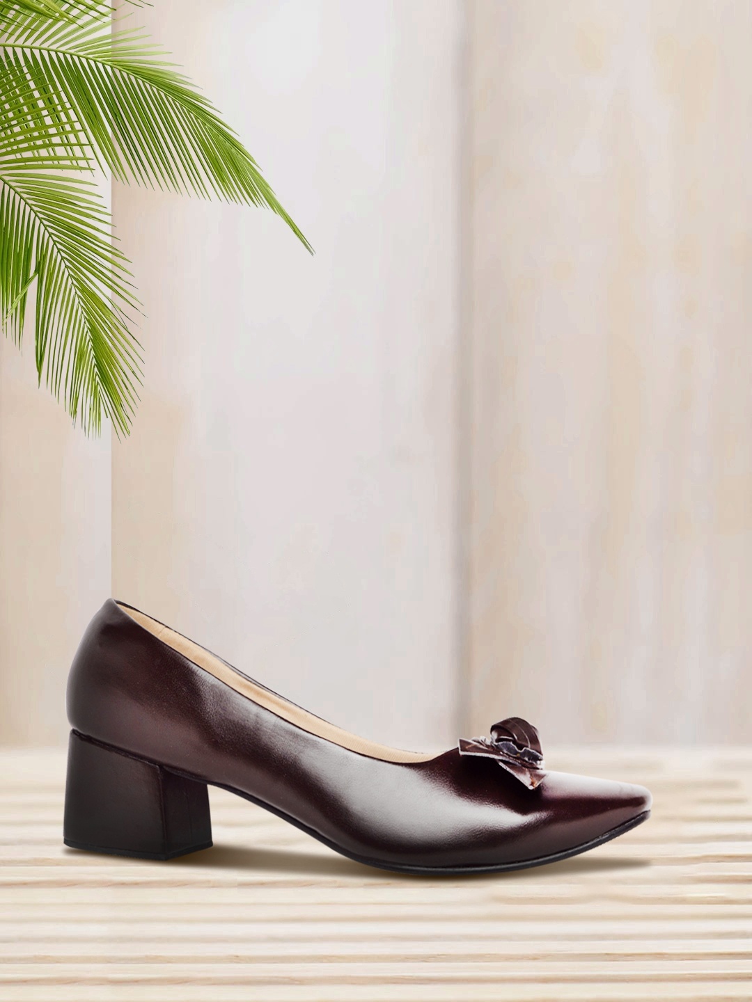 

her by invictus Coffee Brown Solid Pumps