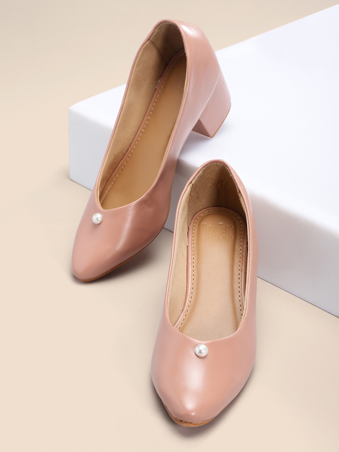 

her by invictus Peach-Coloured Solid Block Pumps