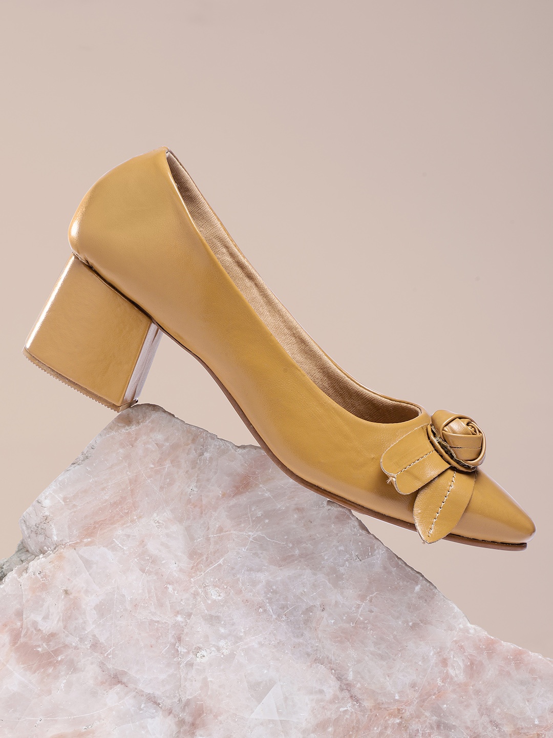 

her by invictus Camel Brown Solid Pumps