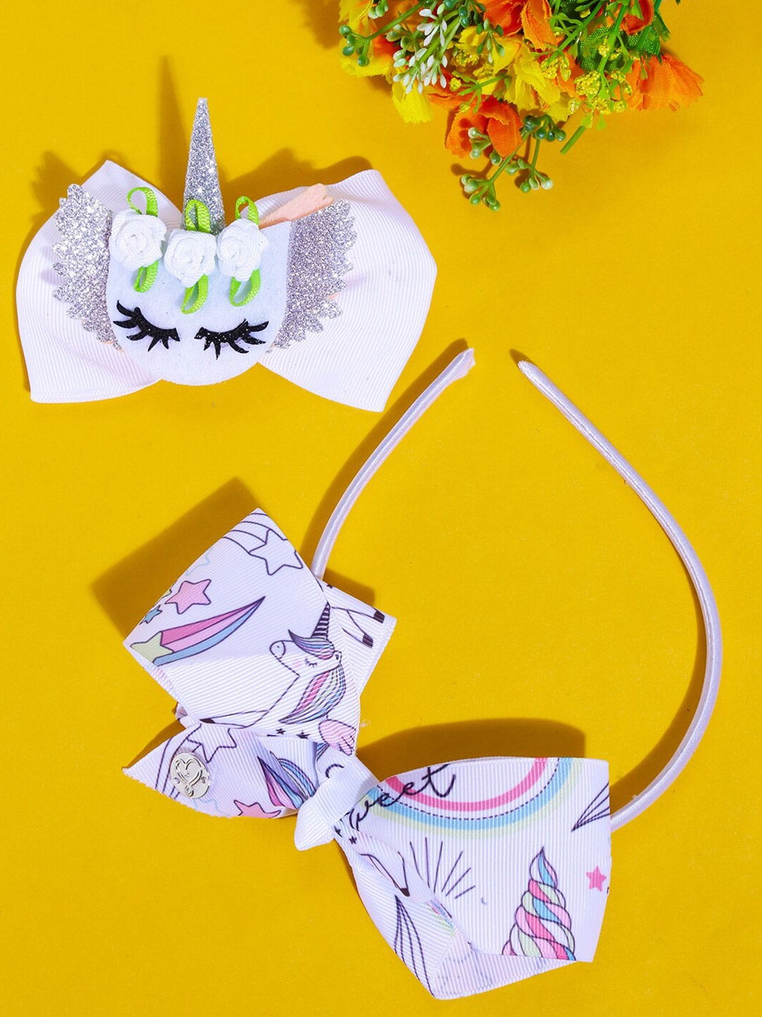 

Yellow Chimes Girls Set of 2 White Printed Hair Band & Hair Clip