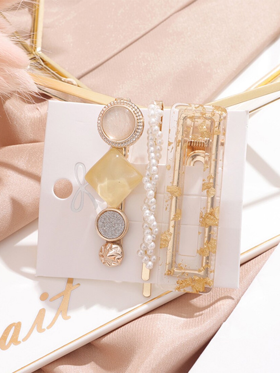 

Yellow Chimes Women Gold-Toned & White Set of 3 Embellished Bobby Pins