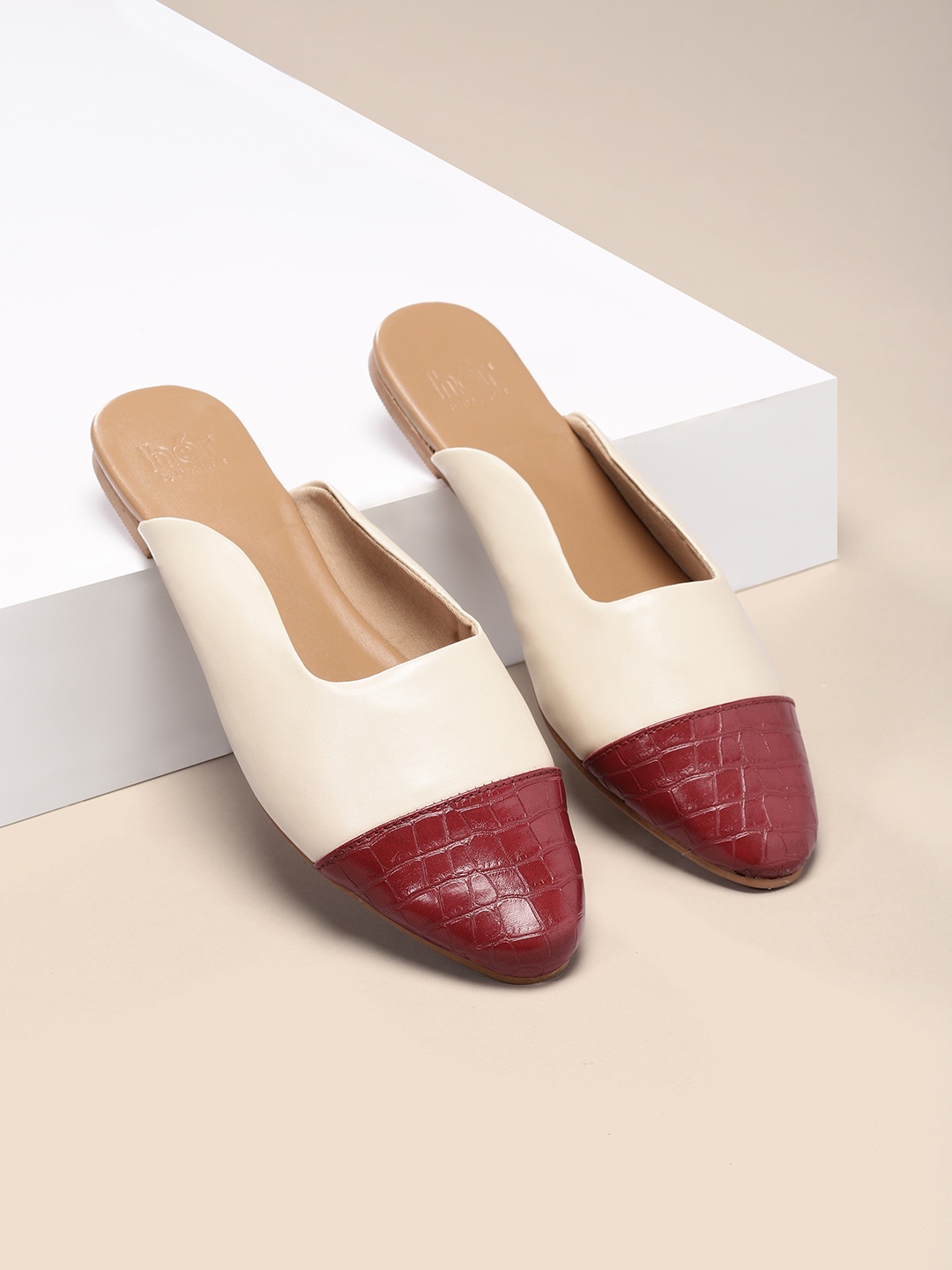 

her by invictus Women Cream-Coloured & Maroon Colourblocked Mules