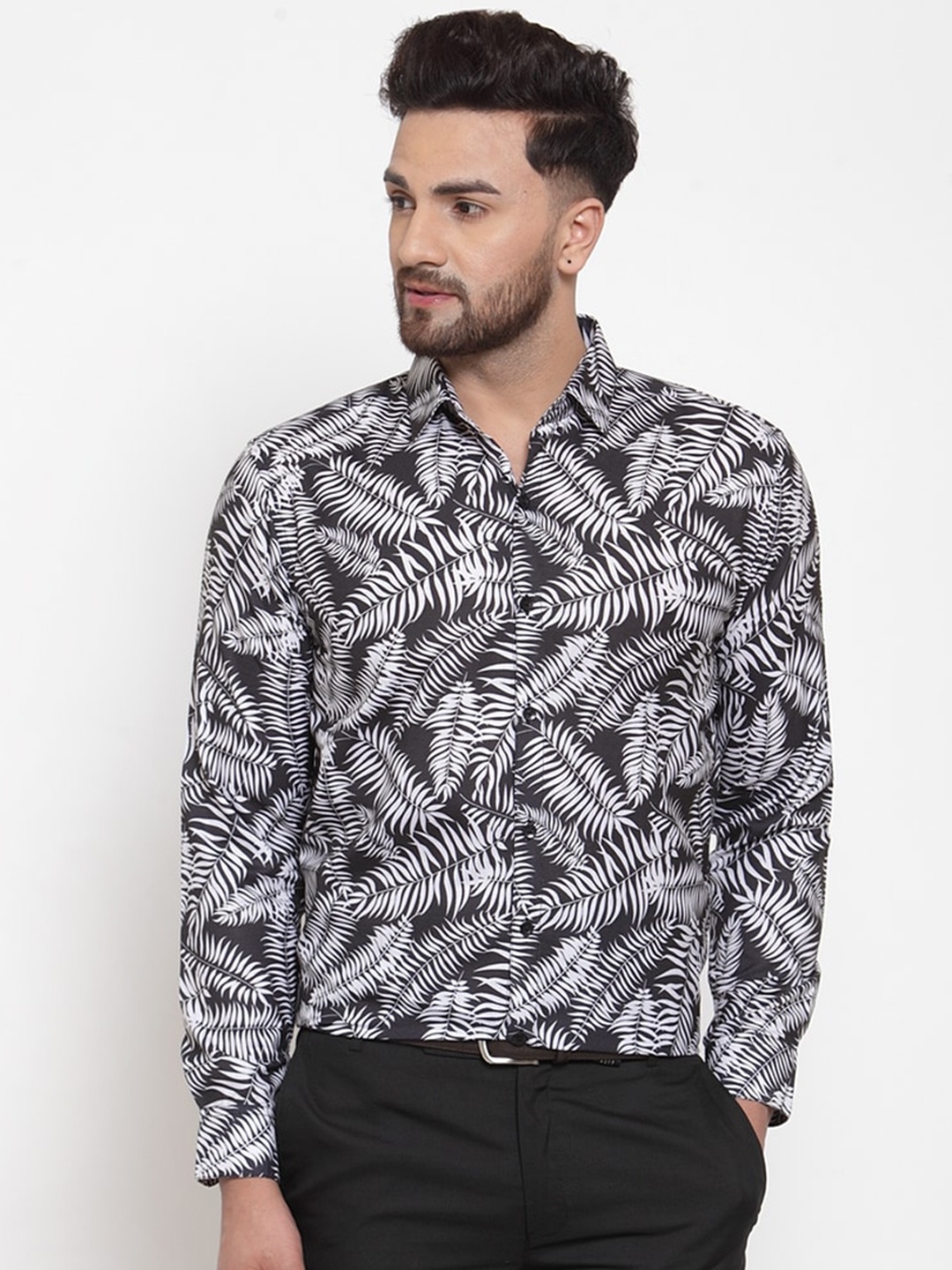 

JAINISH Men Black & White Tropical Printed Formal Shirt