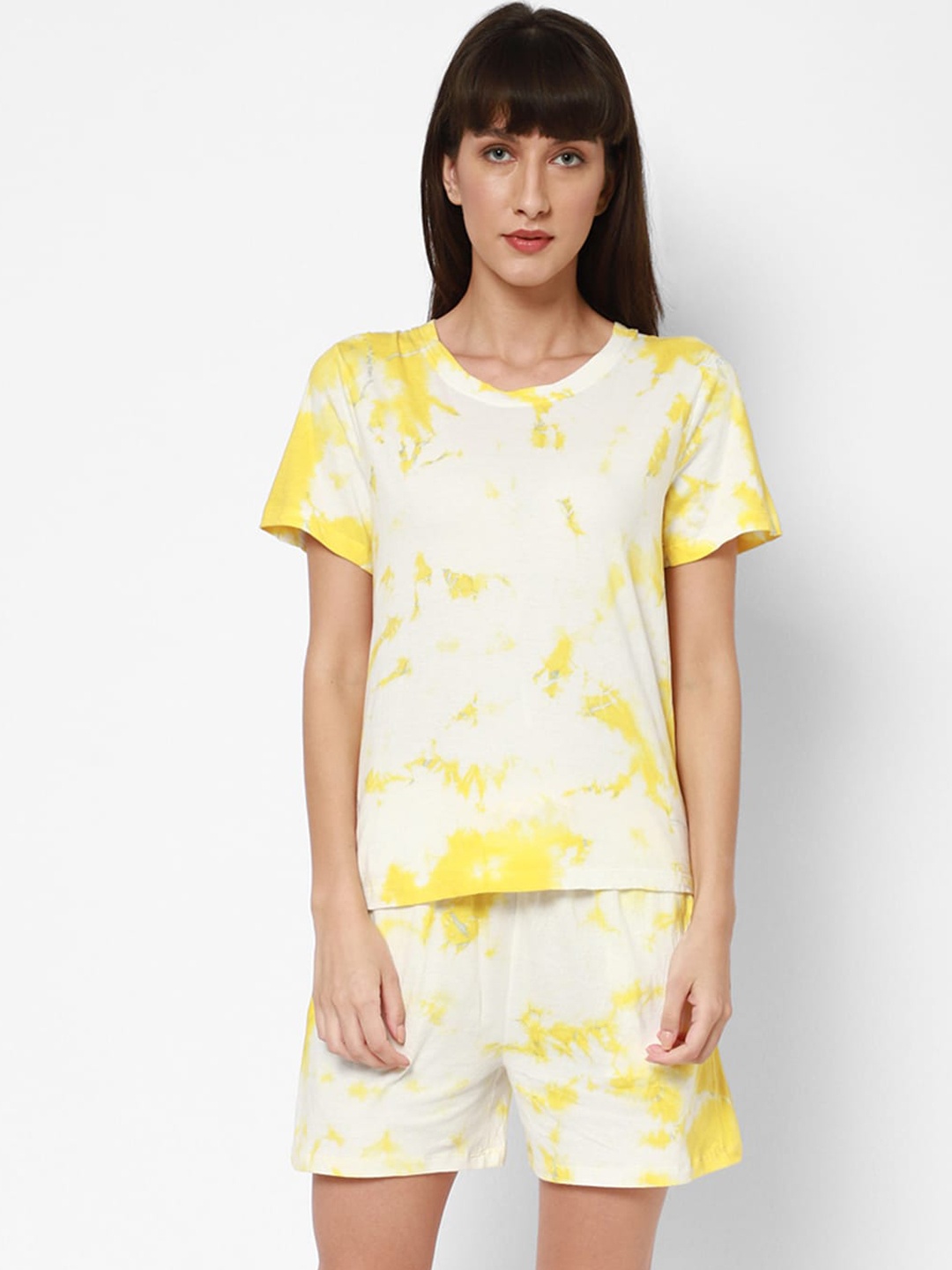 

HOUSE OF KKARMA Women Yellow & White Printed Night suit
