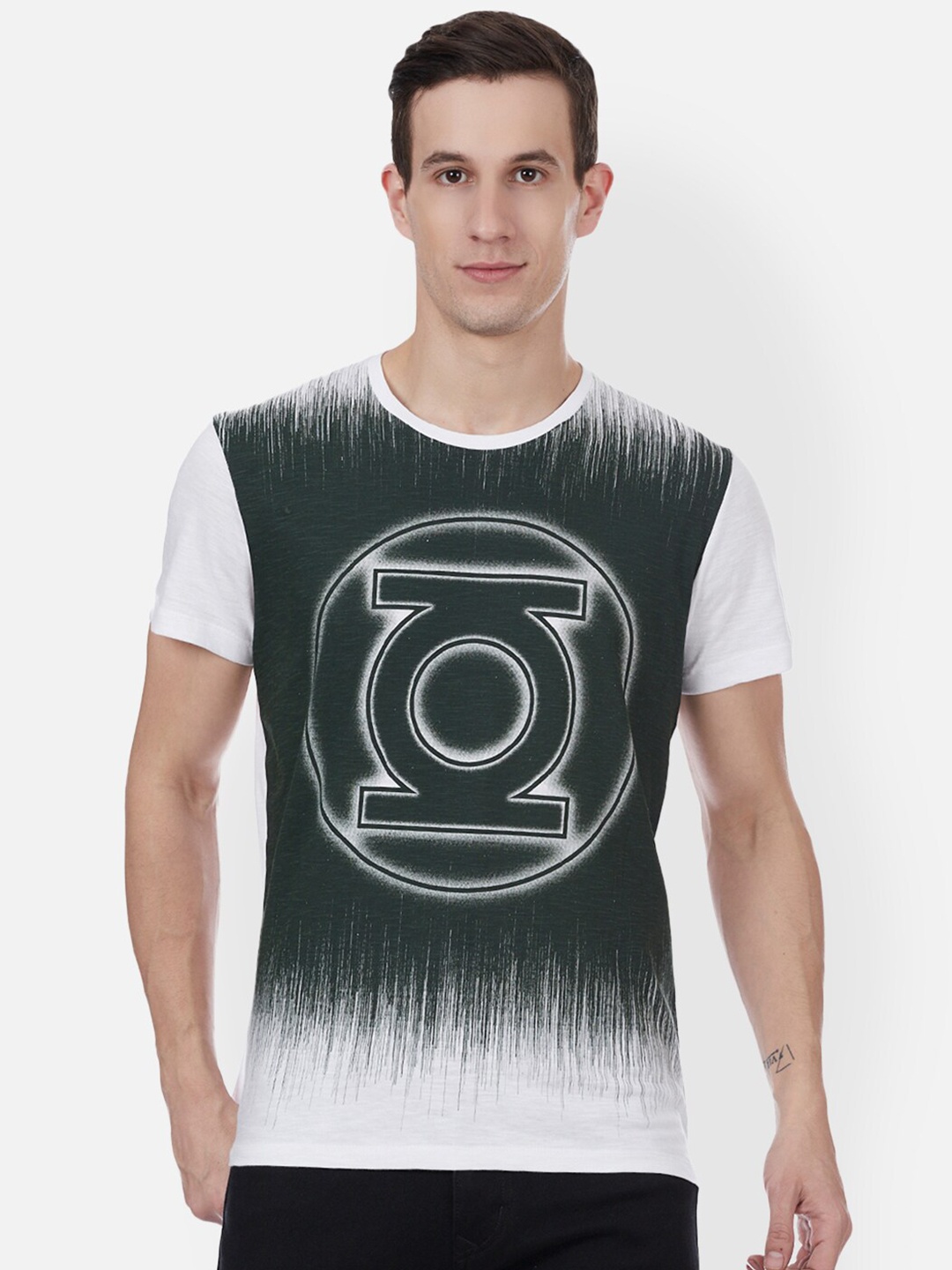 

Free Authority Men White & Black DC Comics Printed Cotton T-shirt