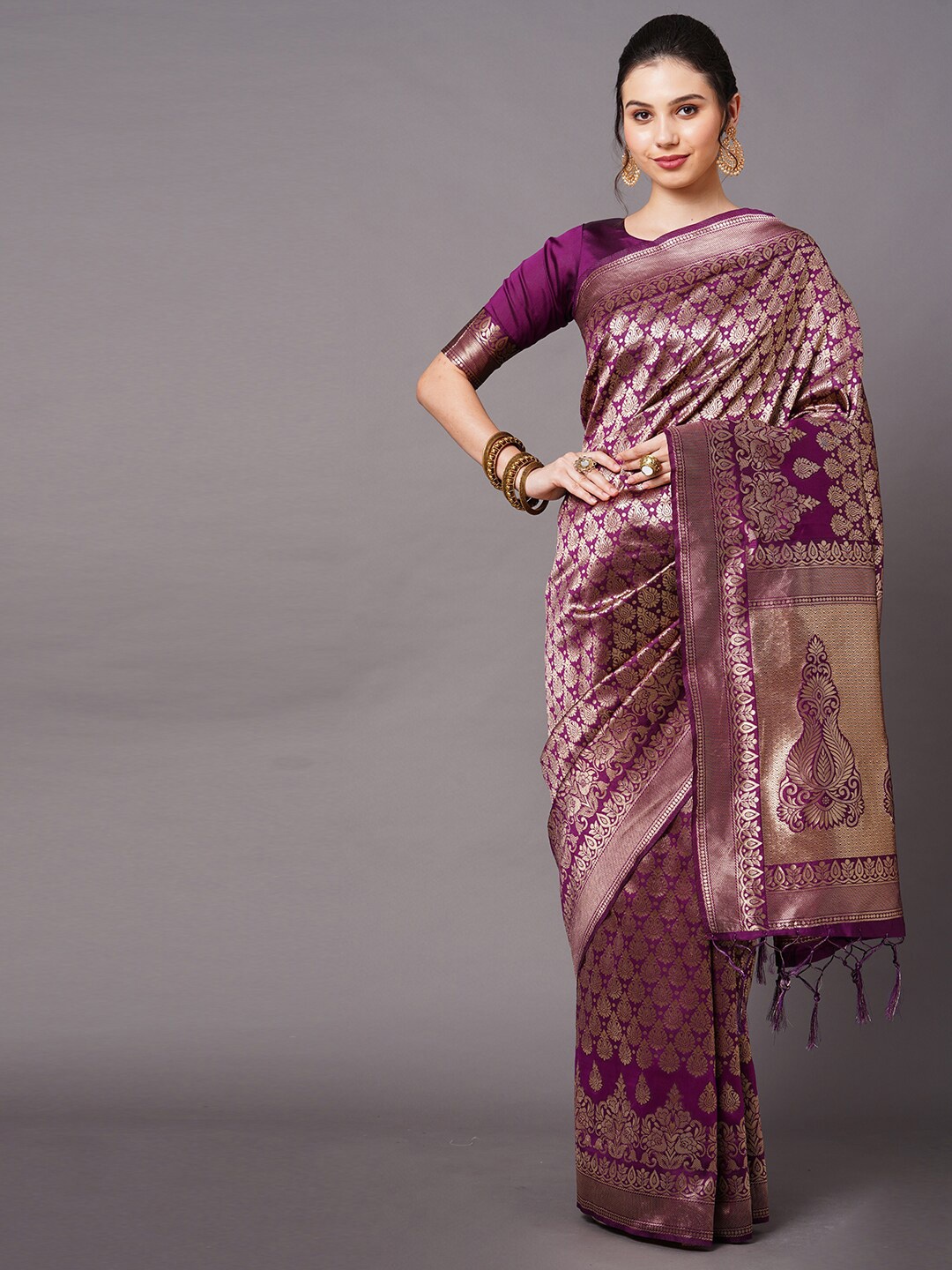 

Mitera Magenta & Gold-Toned Woven Design Silk Blend Banarasi Saree