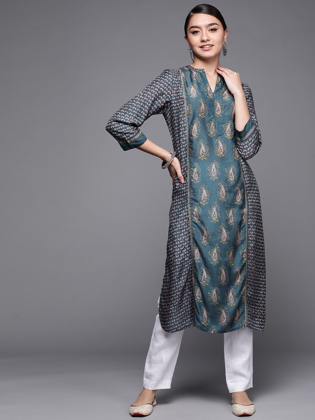 

Fabindia Women Teal Green & Grey Ethnic Motifs Printed Panelled Straight Kurta