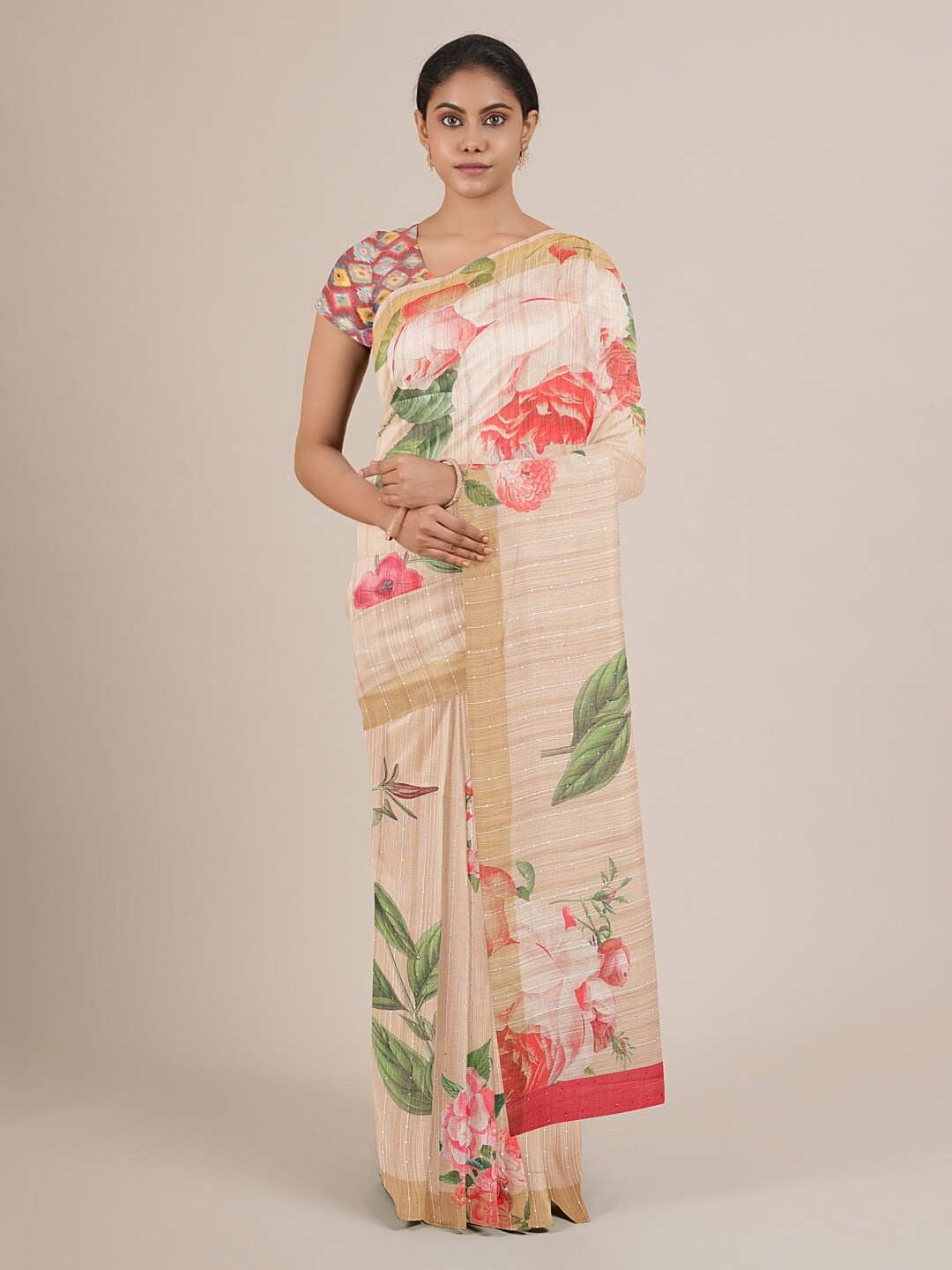 

Pothys Beige & Red Floral Linen Blend Saree