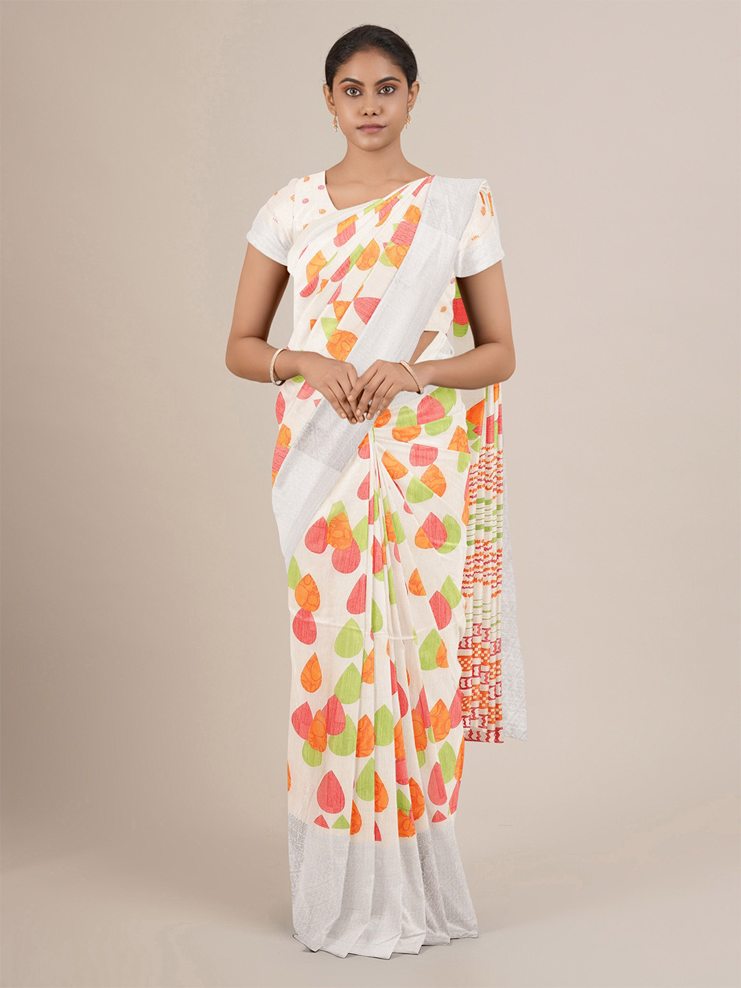 

Pothys White & Red Ethnic Motifs Printed Jute Silk Saree