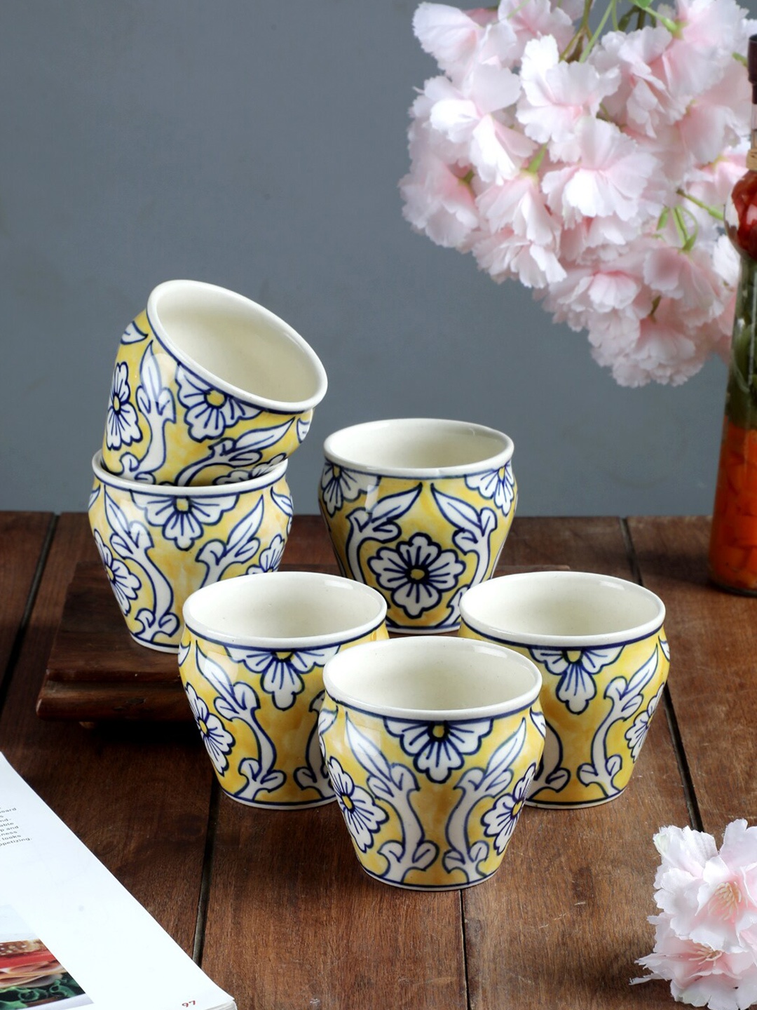

VarEesha Set of 6 Yellow & White Hand Painted Ceramic Glossy Kulladhs