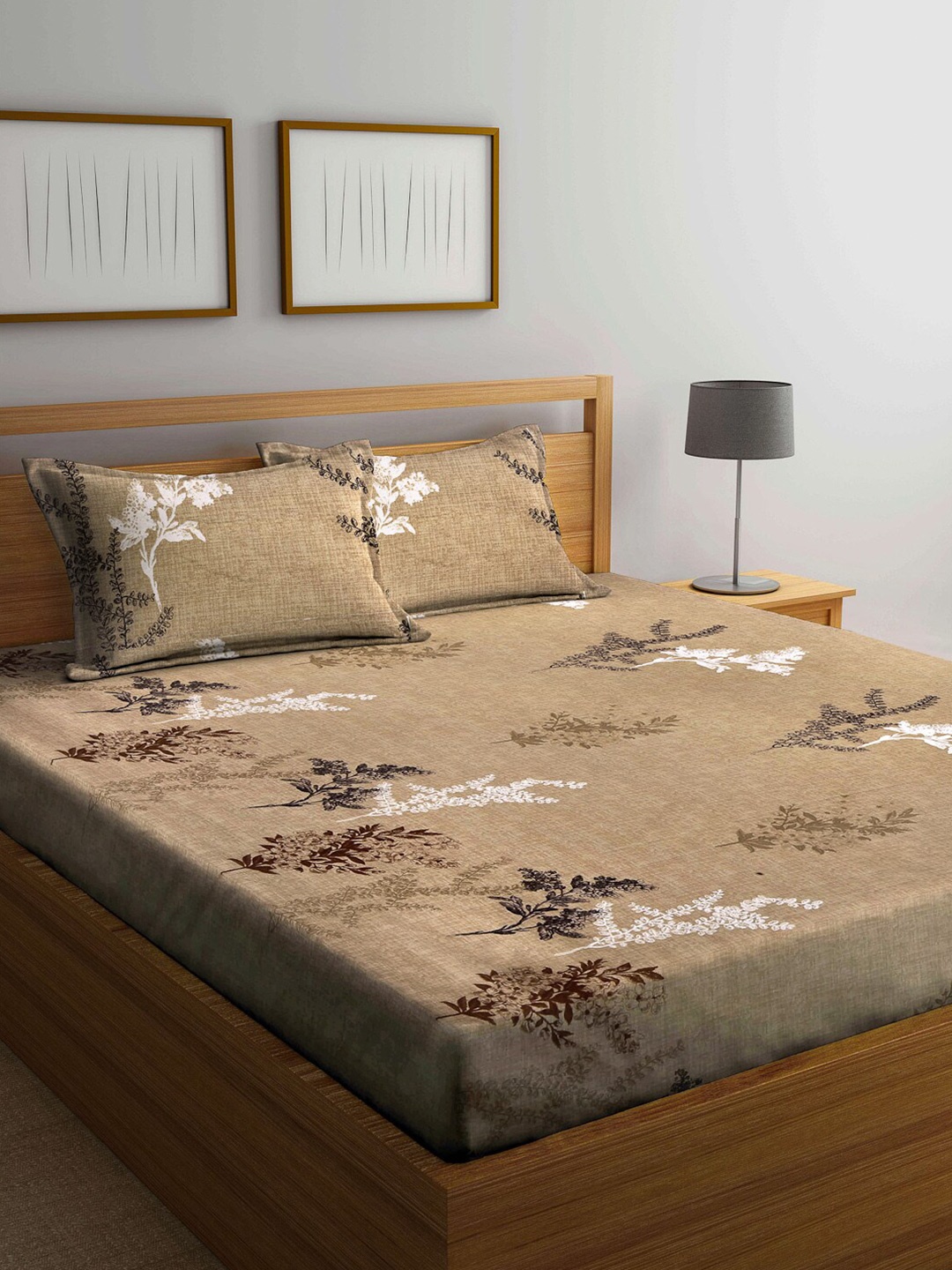 

Arrabi Brown & White Floral 300 TC Super King Bedsheet with 2 Pillow Covers