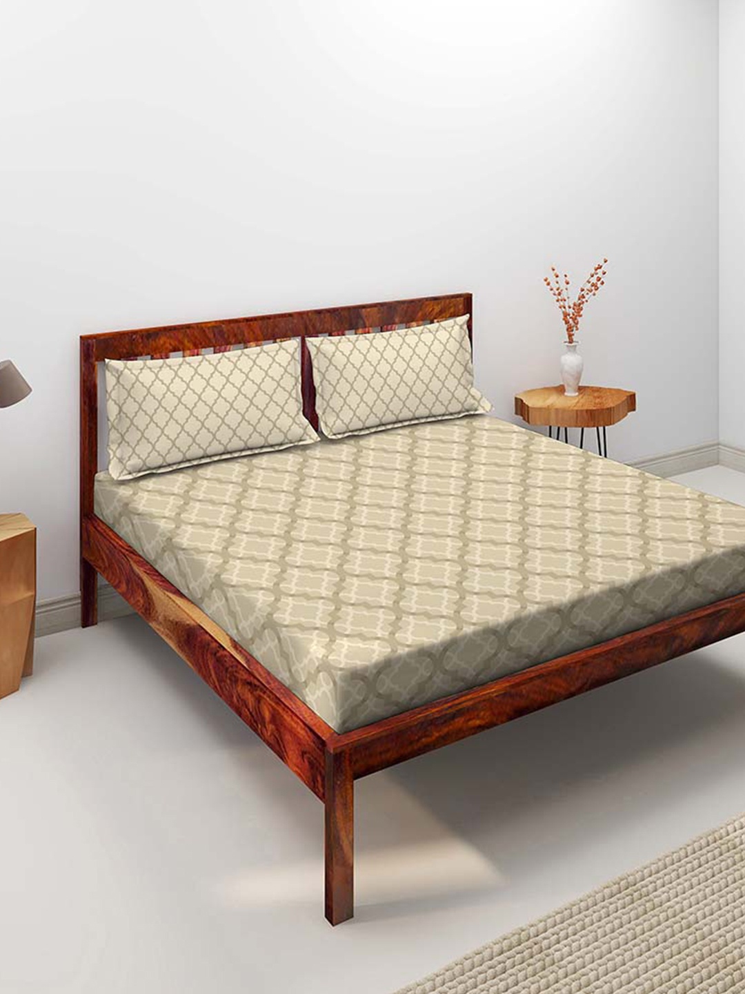 

Duroflex Beige & White Geometric Printed Cotton104 TC Queen Bedsheet With 2 Pillow Covers
