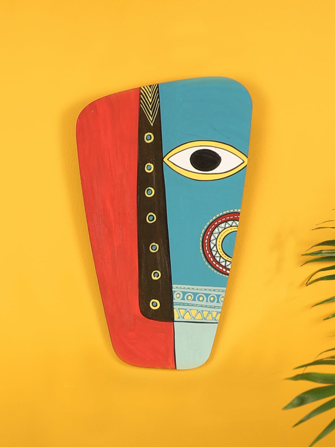 

AAKRITI ART CREATIONS Blue & Red Tribal Belle Santudi Wall Decor Mask