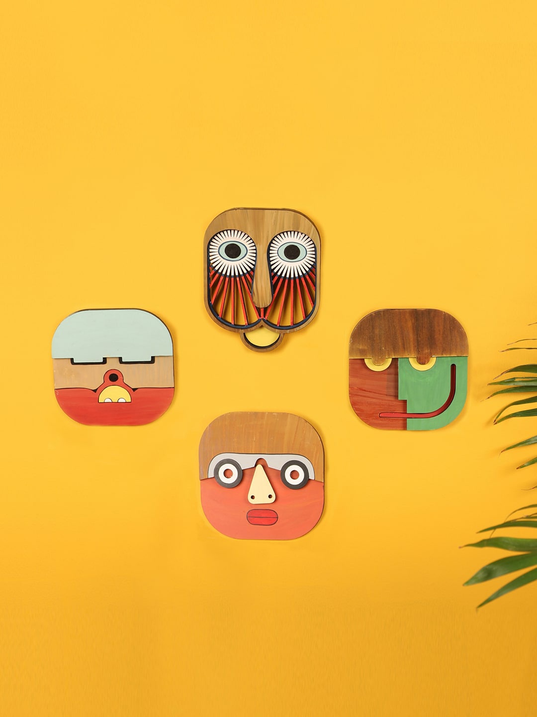 

AAKRITI ART CREATIONS Set Of 4 Green & Brown My Gang Wall Decor