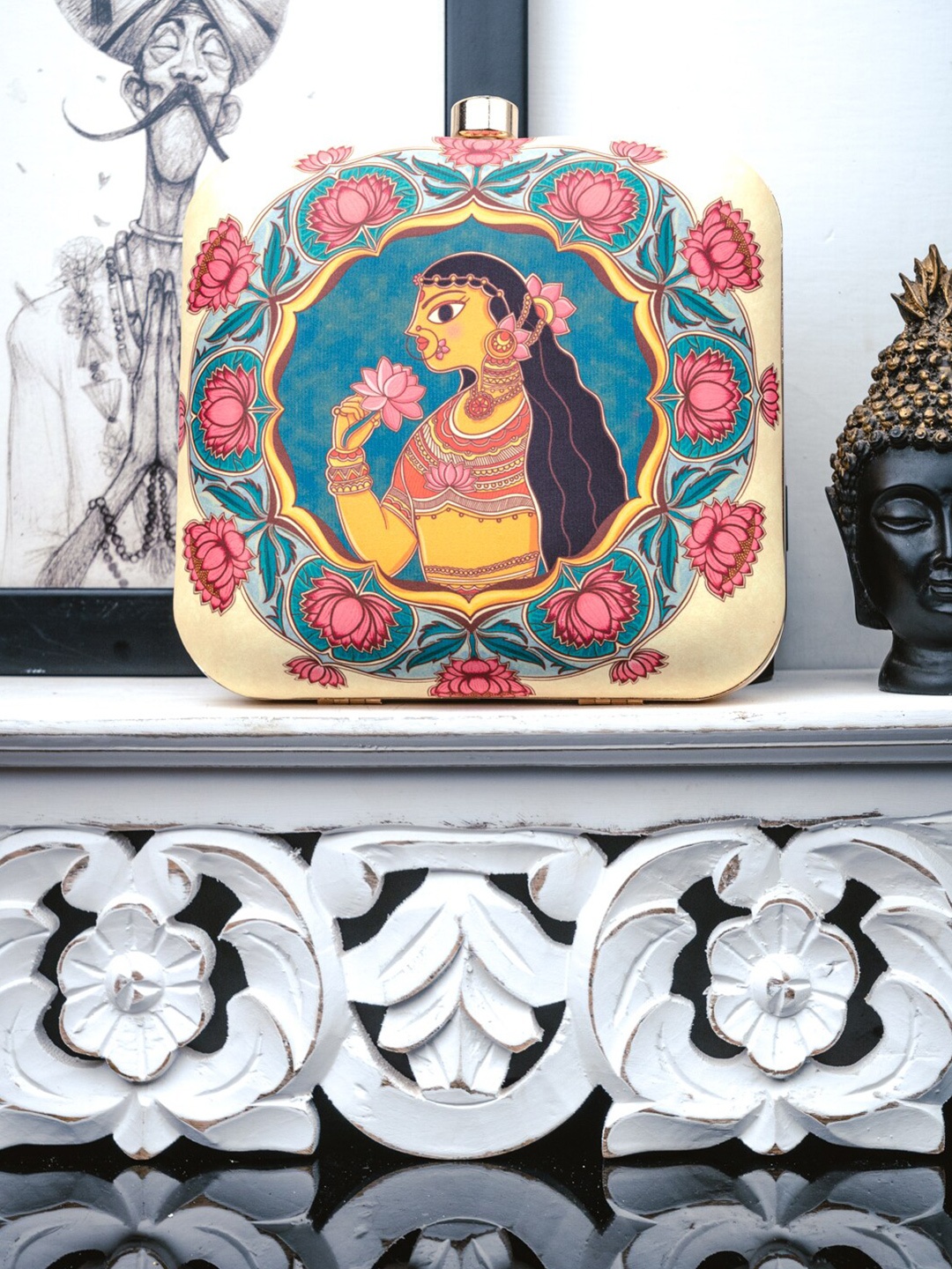 

NR By Nidhi Rathi Women Beige & Pink Printed Box Clutch