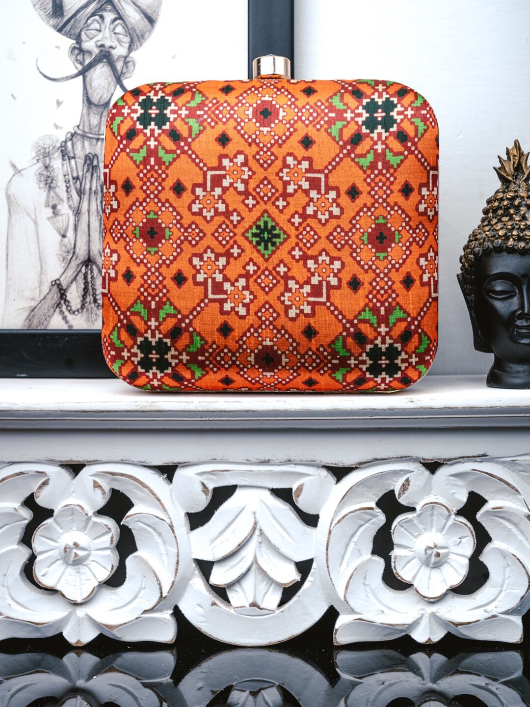 

NR By Nidhi Rathi Women Peach-Coloured & Green Printed Box Clutch