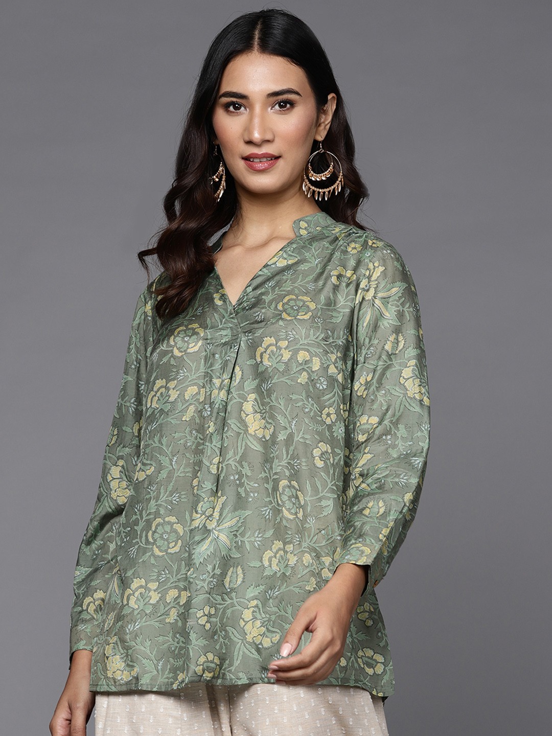 

Fabindia Green & Yellow Mandarin Collar Floral Print Top