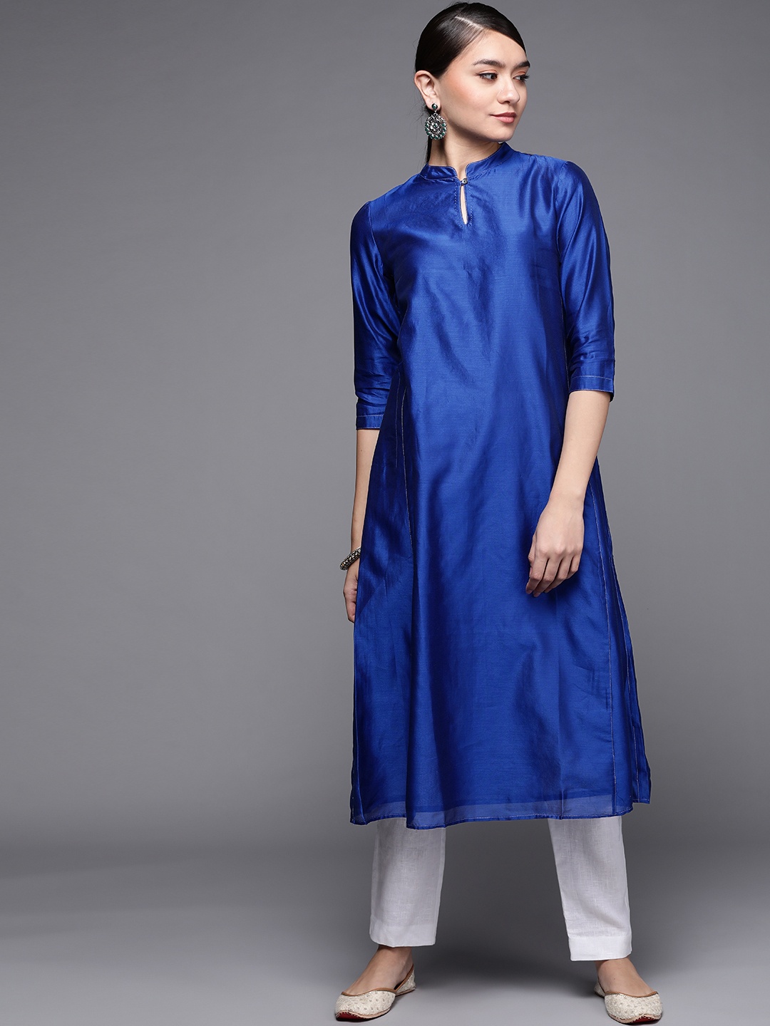 

Fabindia Women Blue Cotton Silk Solid Kurta