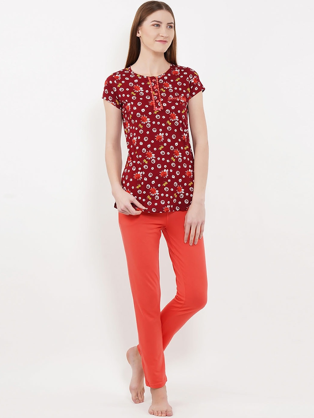 

Sweet Dreams Women Maroon & White Printed Night suit
