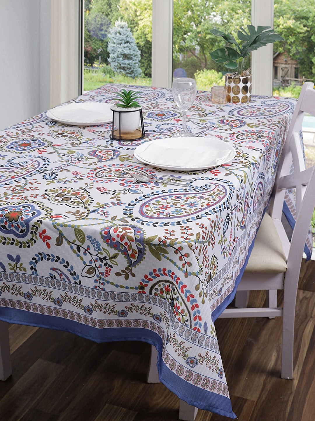 

ROMEE White & Blue Printed 6-Seater Rectangular Table Cover