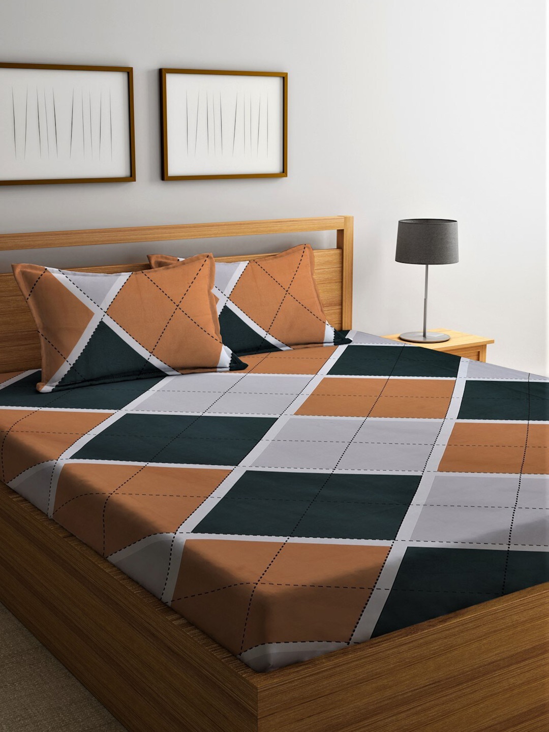 

Home Sizzler Orange & Grey Geometric 144 TC Queen Bedsheet with 2 Pillow Covers